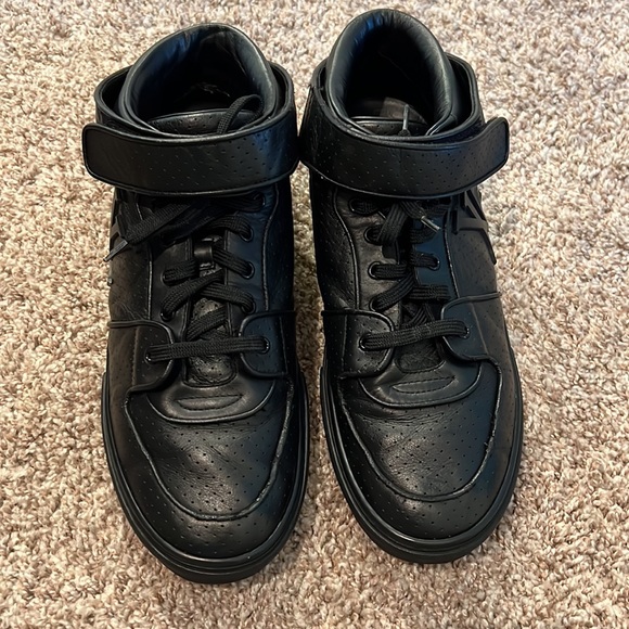 Louis Vuitton low top black sneakers - Picture 2 of 5